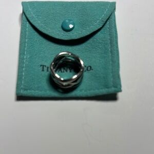 Tiffany & Co. Intertwined Silver Ring with Teal Pouch